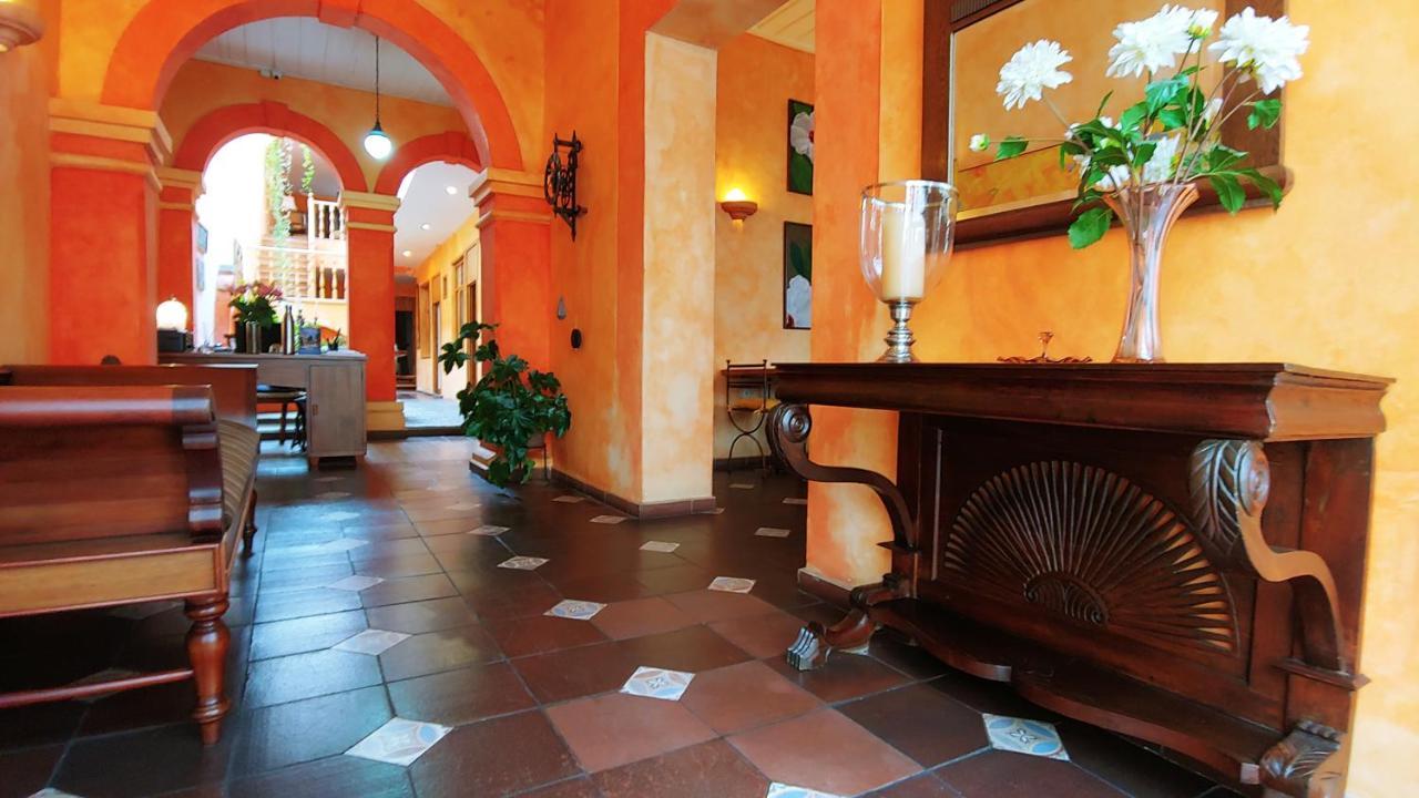 Hotel Boutique Casa Montalvo 昆卡 外观 照片